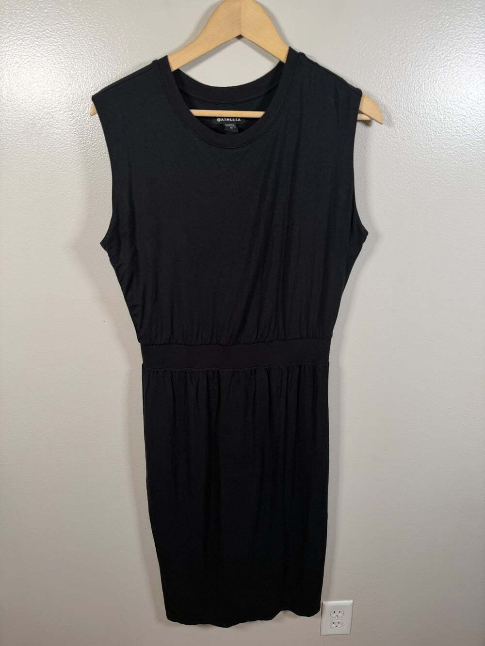 Athleta Santorini Cinch Midi Dress Size Medium Black Work Travel Athleisure